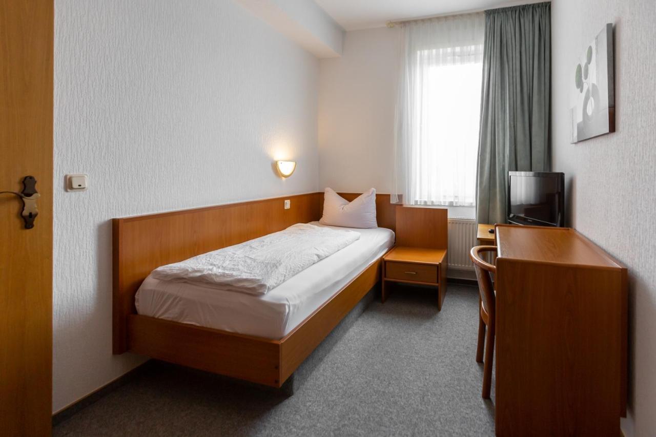 Hotel Froehlich-Hoeche Услар Экстерьер фото